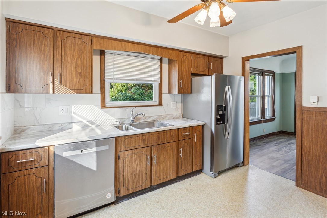 18618 Neff Road Cleveland, OH 44119 - Photo 12 of 35 Gallery Image 12