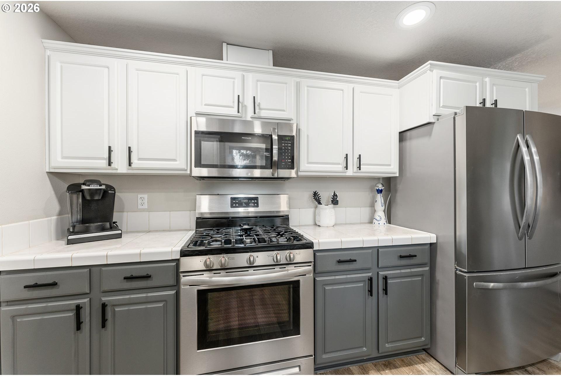 10340 Southwest Dunlin Place Beaverton, OR 97007 - Photo 12 of 37 Kitchen