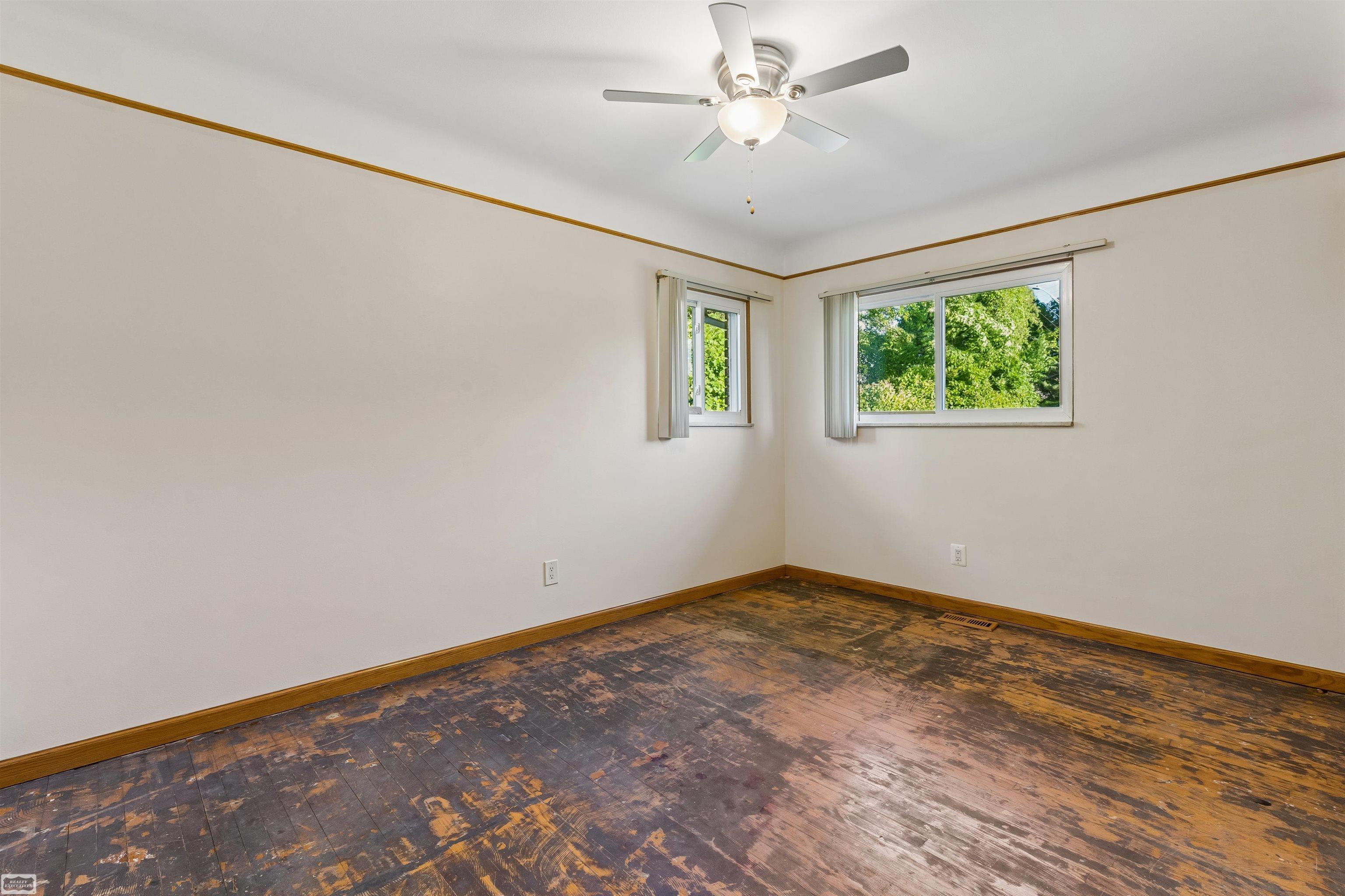 28697 South River Road Harrison Township, MI 48045 - Photo 27 of 41