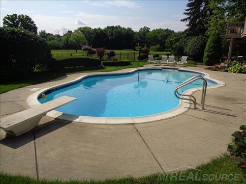 4612 Rivers Edge Drive Troy, MI 48098 - Photo 4 of 42 Gallery Image 4
