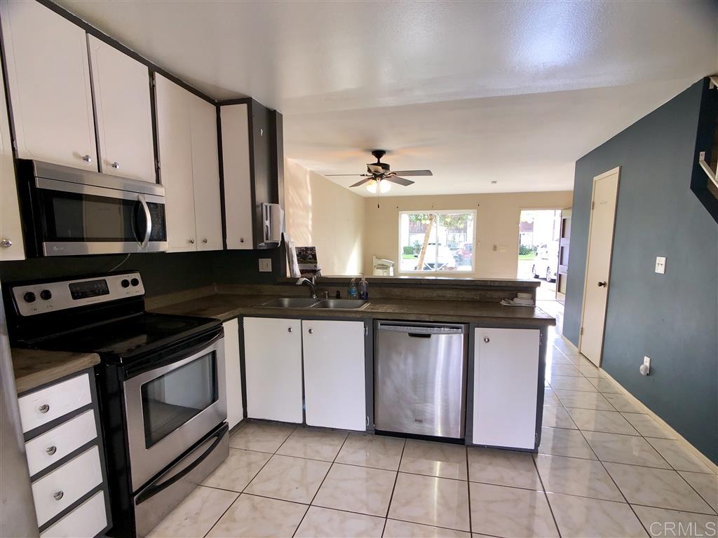 448 Ridgeway Court Spring Valley, CA 91977 - Photo 4 of 17