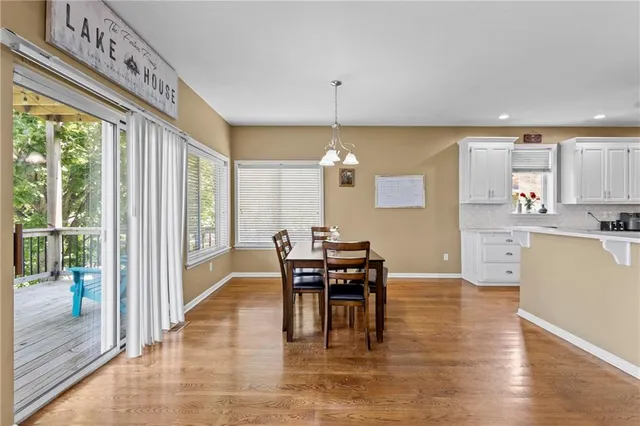 $659,999 | 14 Emerald Shore Drive, Lake Tapawingo, MO 64015