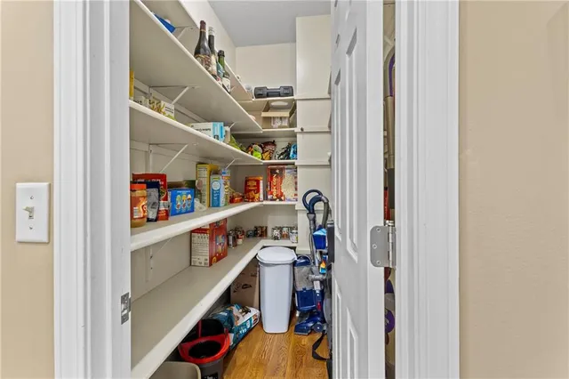 $659,999 | 14 Emerald Shore Drive, Lake Tapawingo, MO 64015