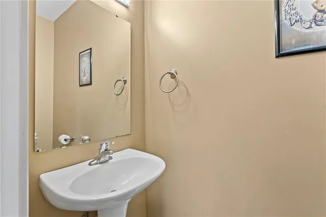 $659,999 | 14 Emerald Shore Drive, Lake Tapawingo, MO 64015