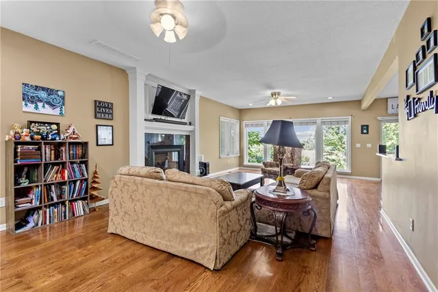 $659,999 | 14 Emerald Shore Drive, Lake Tapawingo, MO 64015