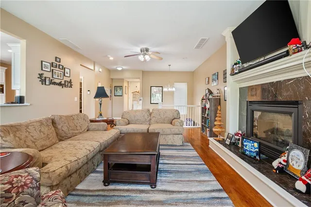 $659,999 | 14 Emerald Shore Drive, Lake Tapawingo, MO 64015