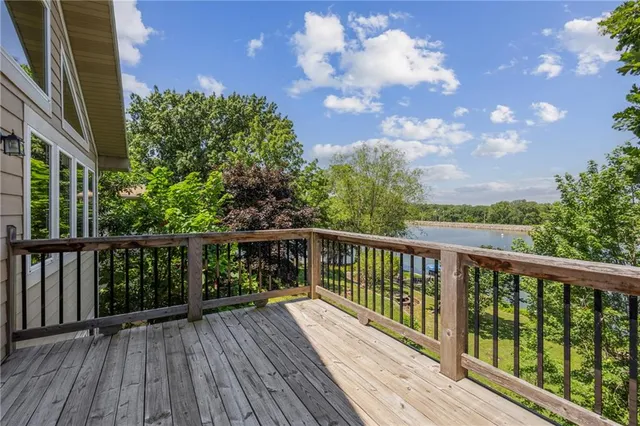 $659,999 | 14 Emerald Shore Drive, Lake Tapawingo, MO 64015