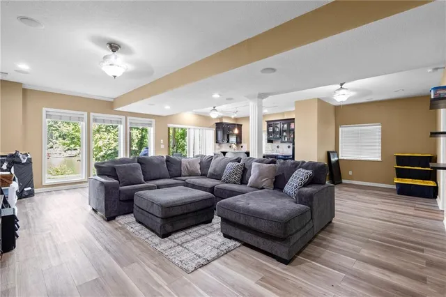 $659,999 | 14 Emerald Shore Drive, Lake Tapawingo, MO 64015