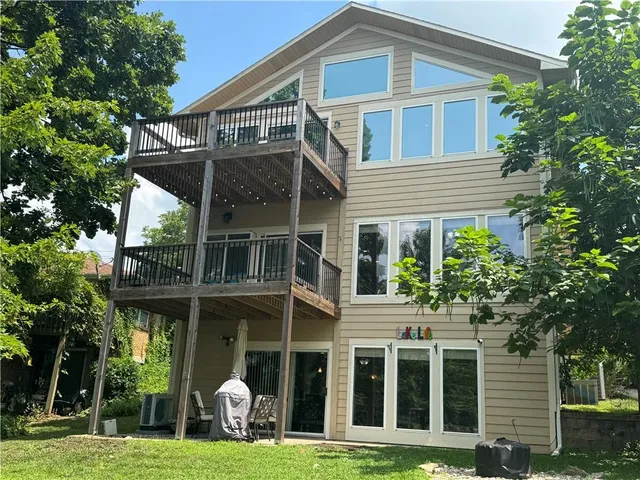 $659,999 | 14 Emerald Shore Drive, Lake Tapawingo, MO 64015