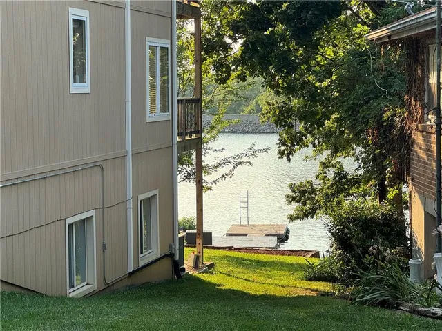 $659,999 | 14 Emerald Shore Drive, Lake Tapawingo, MO 64015