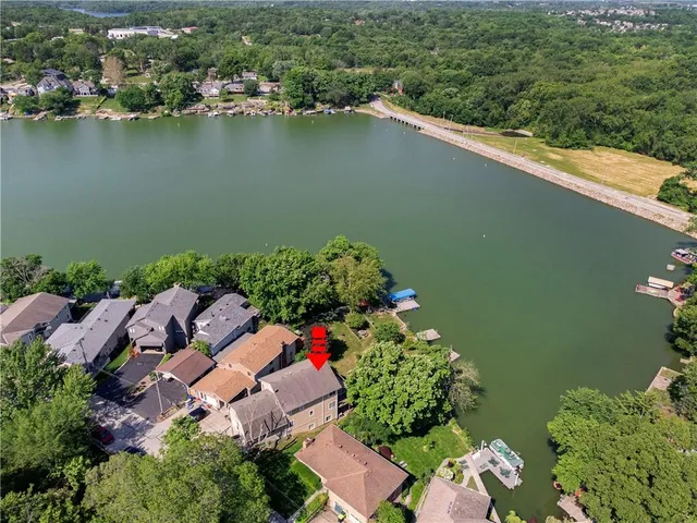 $659,999 | 14 Emerald Shore Drive, Lake Tapawingo, MO 64015