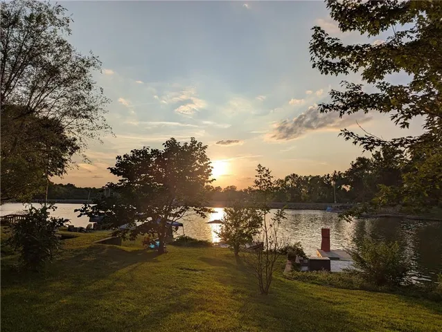 $659,999 | 14 Emerald Shore Drive, Lake Tapawingo, MO 64015