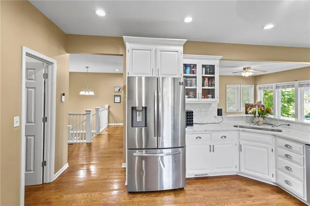 $659,999 | 14 Emerald Shore Drive, Lake Tapawingo, MO 64015