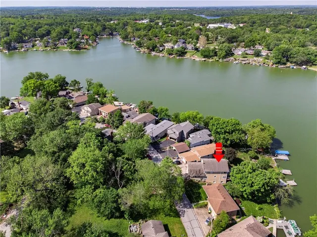 $659,999 | 14 Emerald Shore Drive, Lake Tapawingo, MO 64015