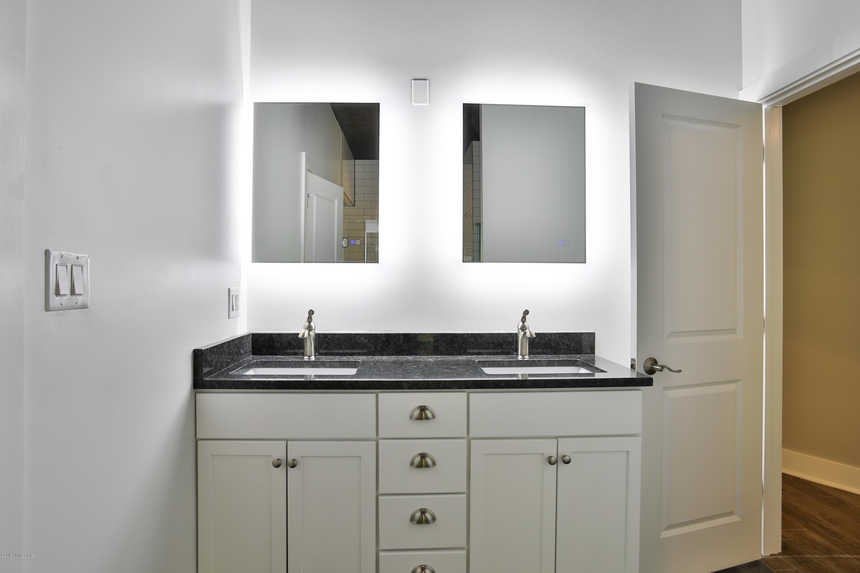 1605 Riverside Drive Prospect, KY 40059 - Photo 19 of 36 Master bath