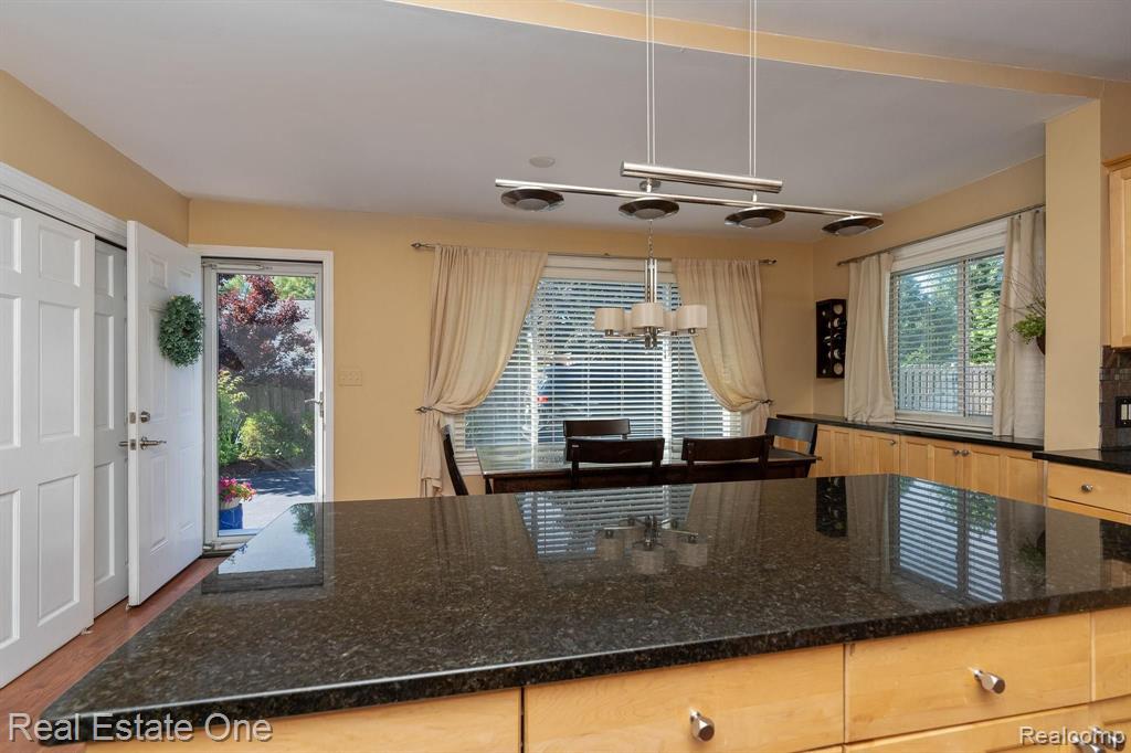 2686 Gerald Avenue Rochester Hills, MI 48307 - Photo 17 of 44