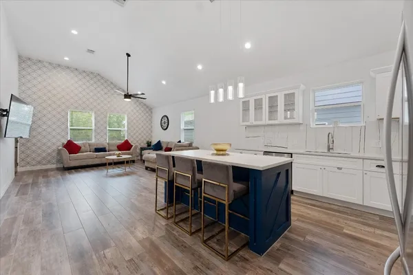 $2,000 | 4547 Newberry Street, Houston, TX 77051