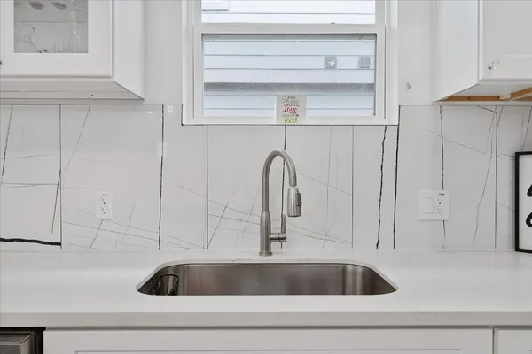 $2,000 | 4547 Newberry Street, Houston, TX 77051