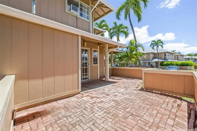 a view of a entrance gate of the house