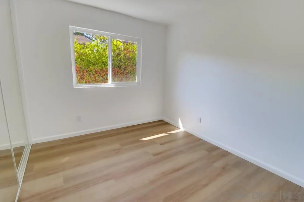 2821-25 Rosedale Way Spring Valley, CA 91977 - Photo 48 of 72 an empty room with a window