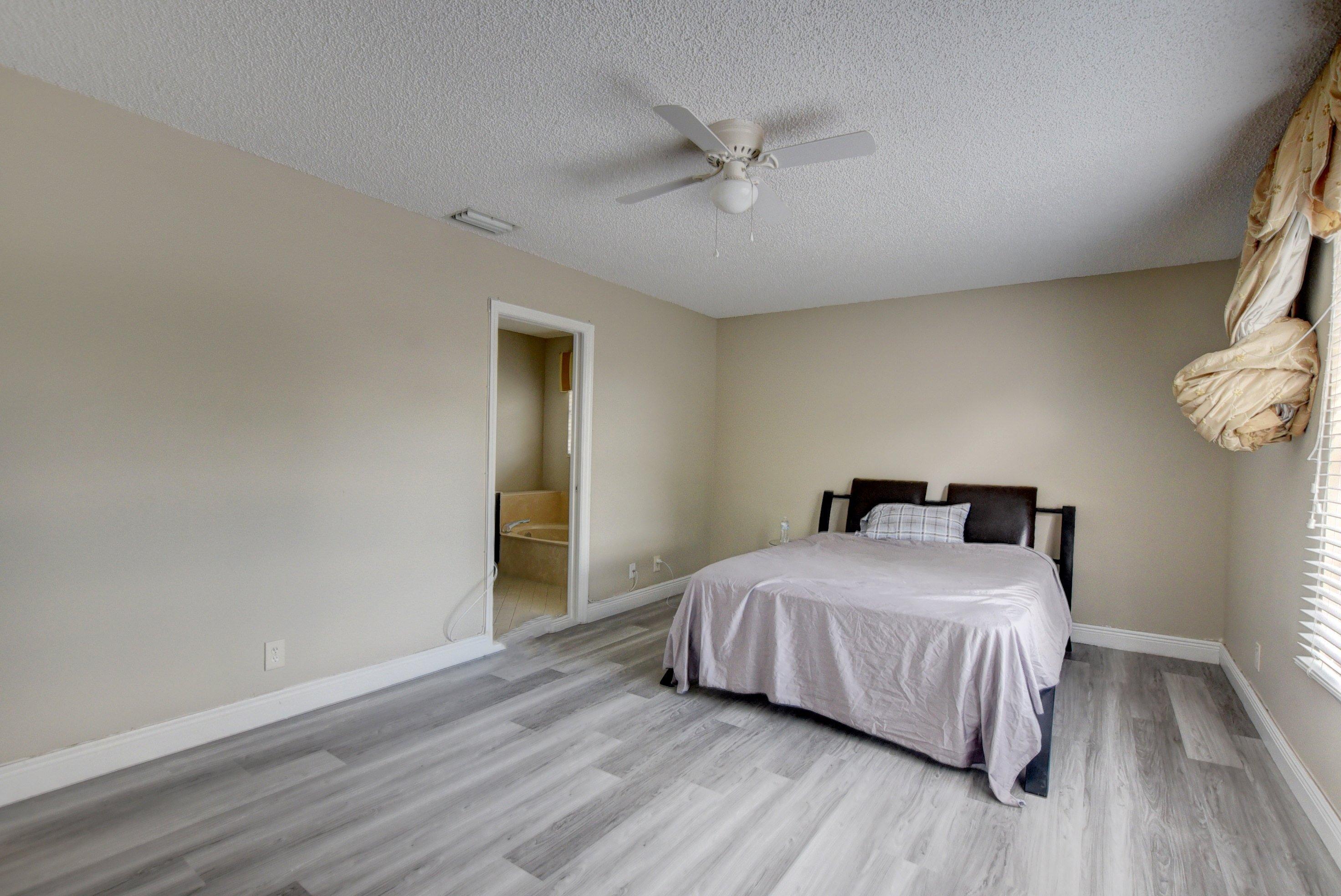 8718 Vía Reale Boca Raton, FL 33496 - Photo 13 of 26 13