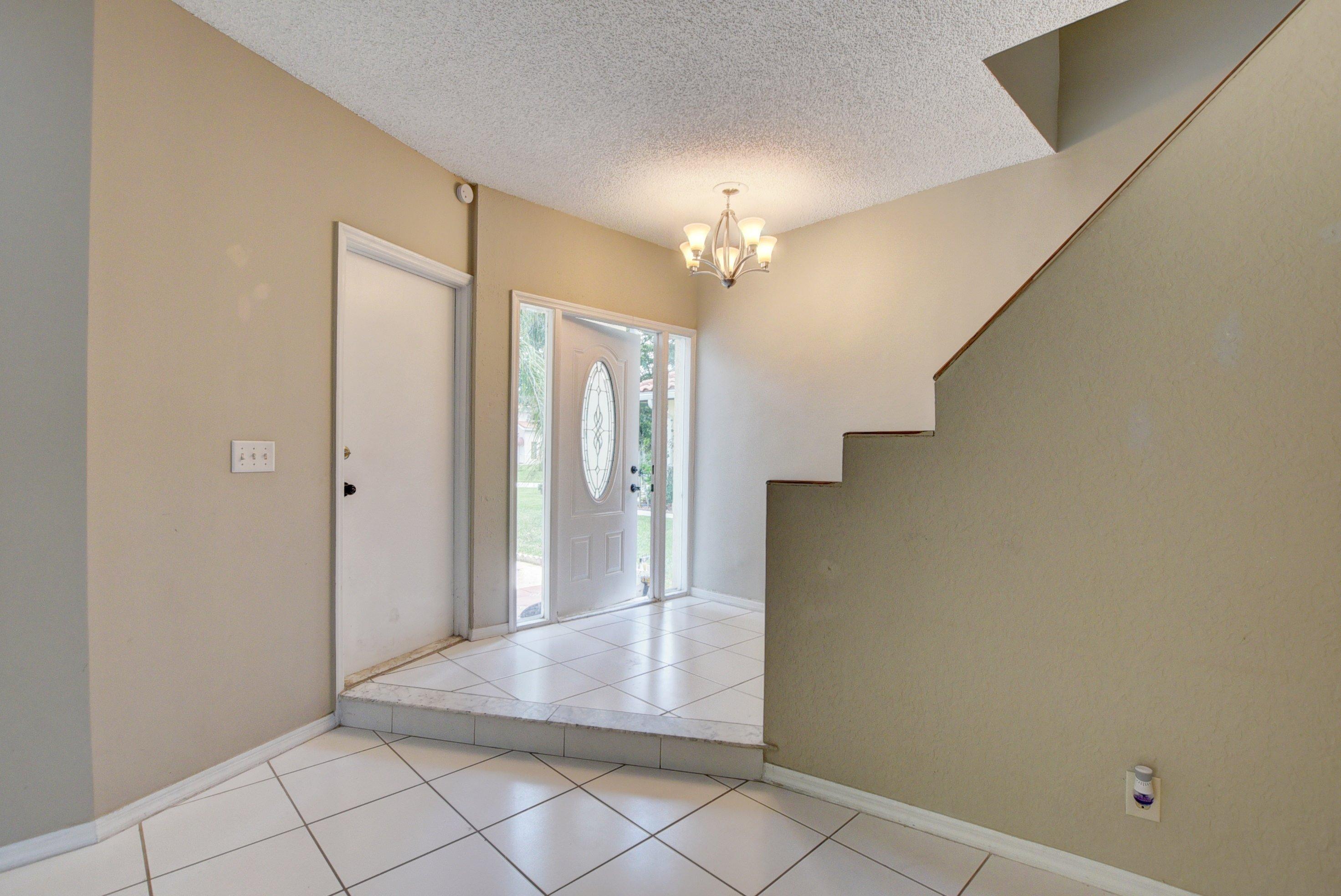 8718 Vía Reale Boca Raton, FL 33496 - Photo 4 of 26 4