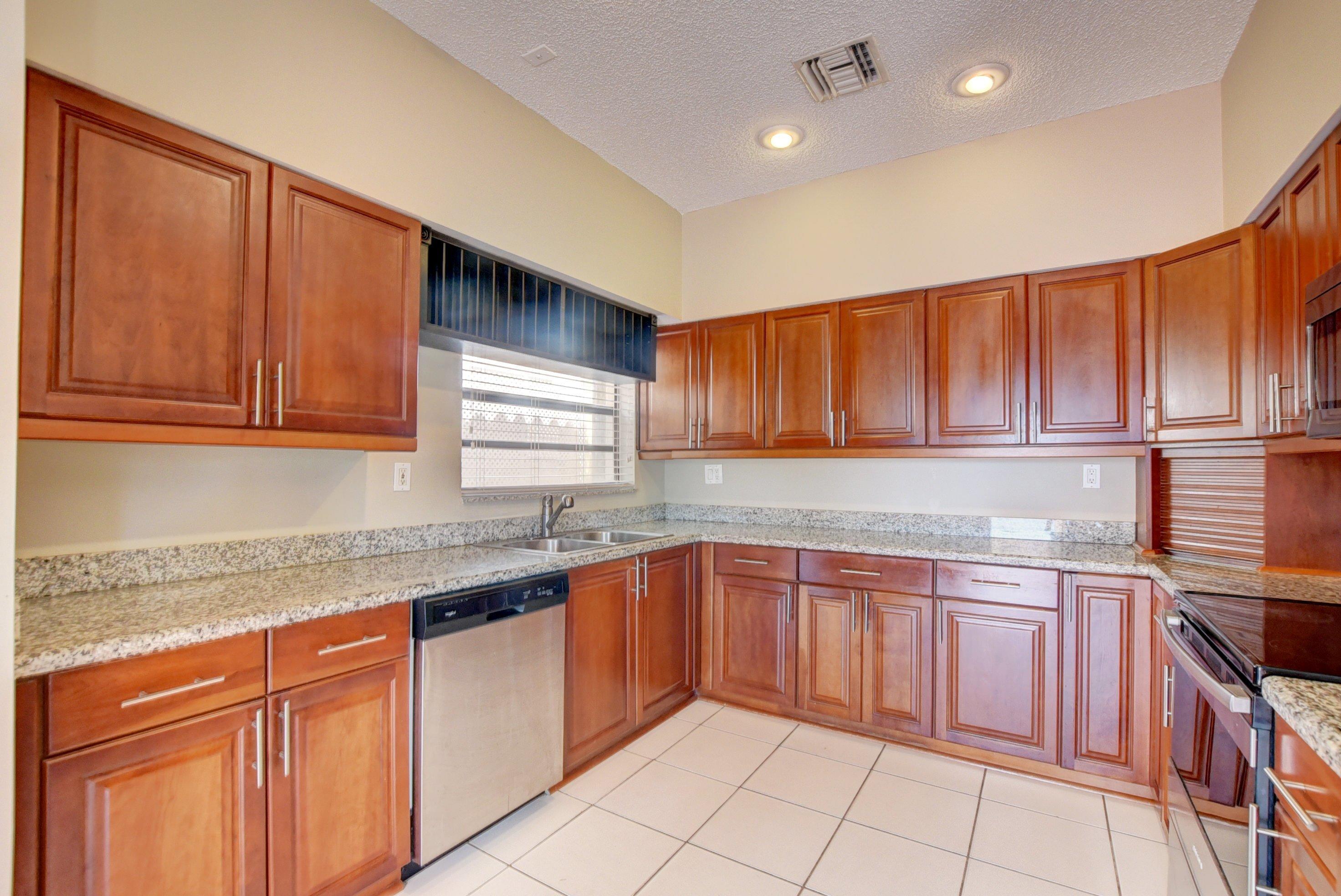 8718 Vía Reale Boca Raton, FL 33496 - Photo 9 of 26 9