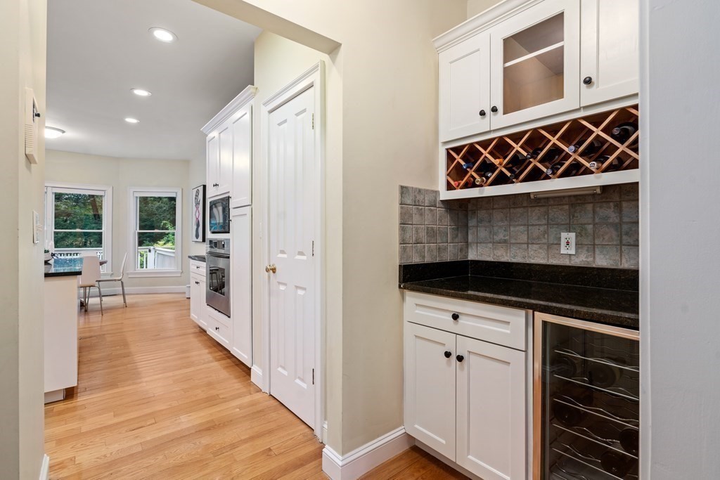 6 Sandy Hill Road Wayland, MA 01778 - Photo 7 of 40