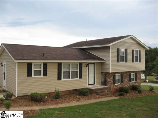 433 Rotterdam Road Easley, SC 29640 - Photo 2 of 17