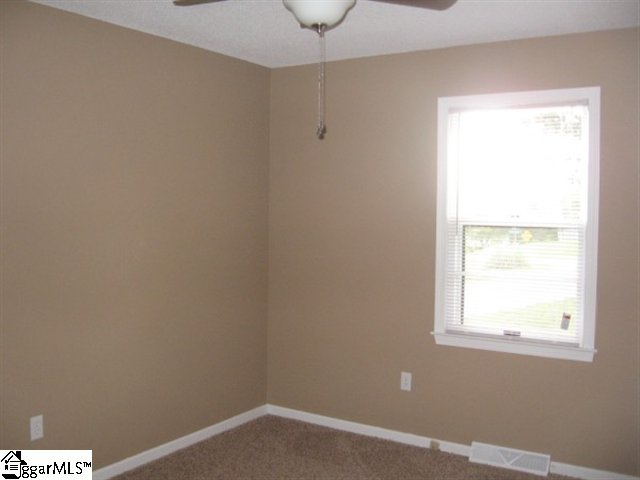 433 Rotterdam Road Easley, SC 29640 - Photo 11 of 17