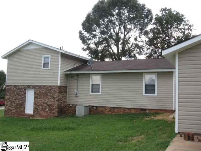 433 Rotterdam Road Easley, SC 29640 - Photo 3 of 17