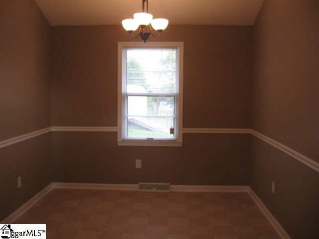433 Rotterdam Road Easley, SC 29640 - Photo 5 of 17