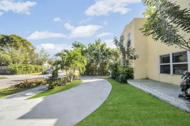 $2,950 | 420 Avenida Alegre, Unit 3, West Palm Beach, FL 33405