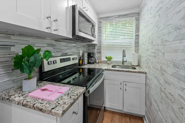 $2,950 | 420 Avenida Alegre, Unit 3, West Palm Beach, FL 33405