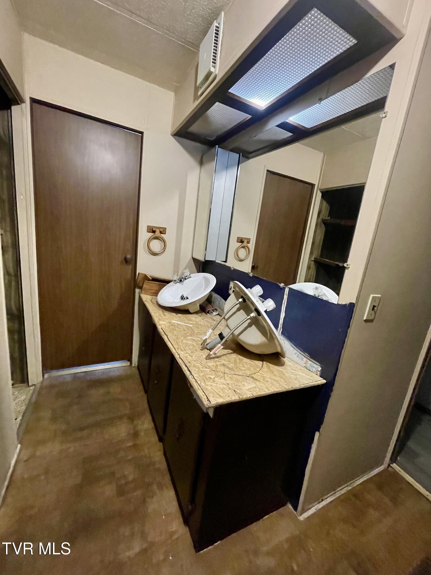 6060 Daniel Boone Road Gate City, VA 24251 - Photo 13 of 22 IMG_7221