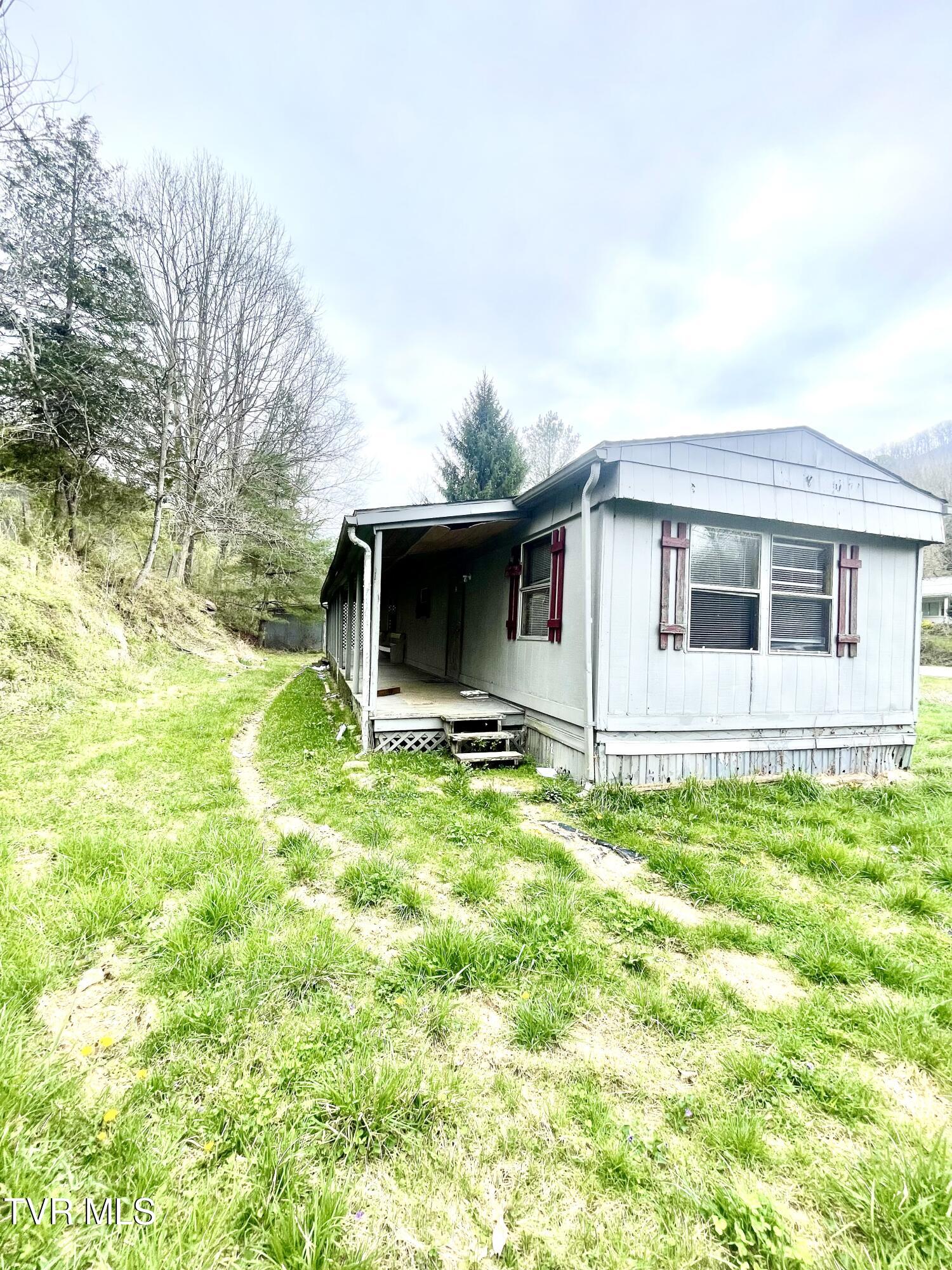 6060 Daniel Boone Road Gate City, VA 24251 - Photo 3 of 22 IMG_7232