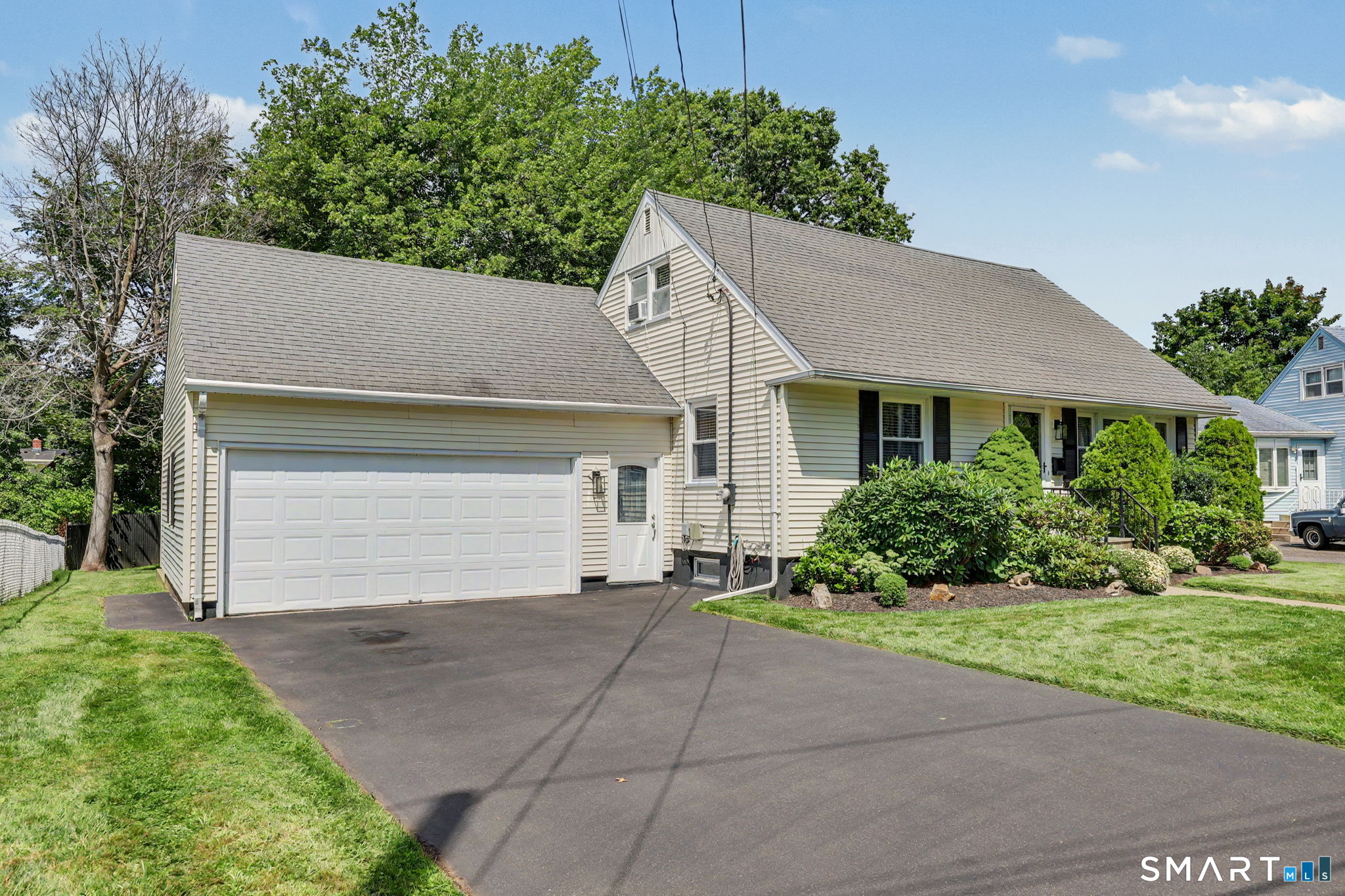 305 Meadowbrook Road Stratford, CT 06614 - Photo 34 of 37 Gallery Image 34