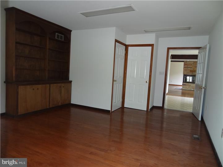 2 Justa Lane Cherry Hill, NJ 08003 - Photo 12 of 24 Office / Study