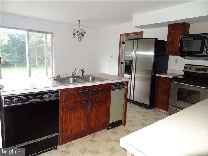 2 Justa Lane Cherry Hill, NJ 08003 - Photo 4 of 24 Kitchen