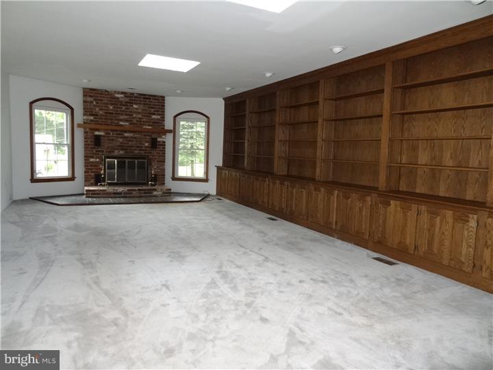 2 Justa Lane Cherry Hill, NJ 08003 - Photo 8 of 24 Living Room