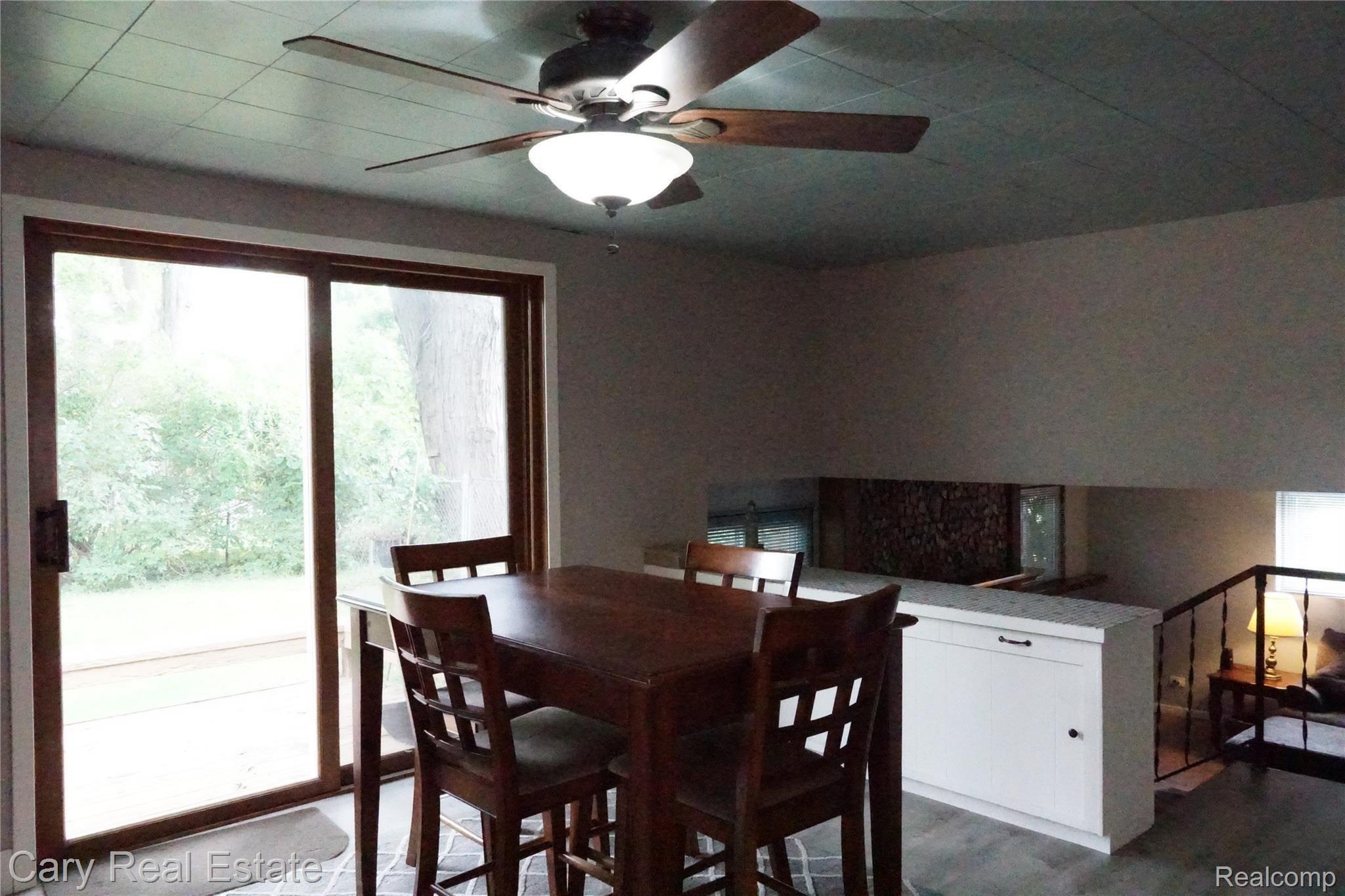 5316 Flushing Road Flushing, MI 48433 - Photo 8 of 38 Dining area