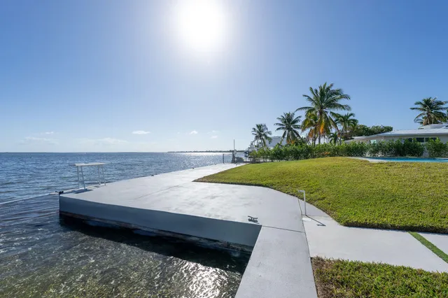 $2,200,000 | 1631 Sunrise Drive, Big Pine Key, FL 33043
