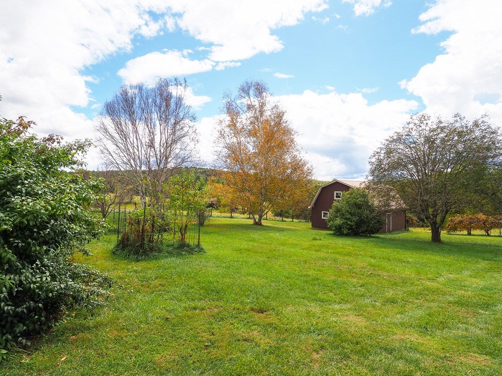 2499 Hunters Ridge Road Hillsville, VA 24343 - Photo 21 of 52 Gallery Image 21