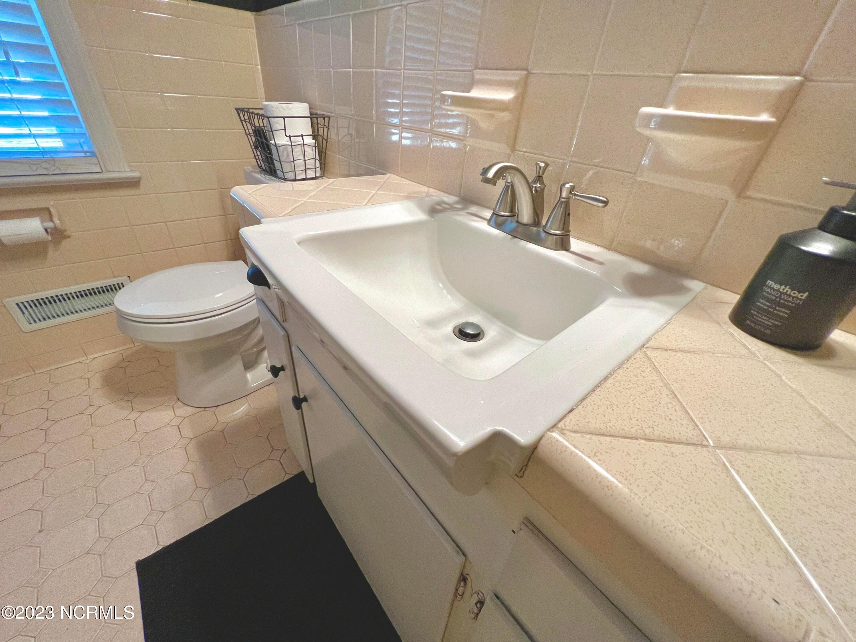 2301 Hardee Road Kinston, NC 28504 - Photo 35 of 71 324522849_712313050465217_12851234527633