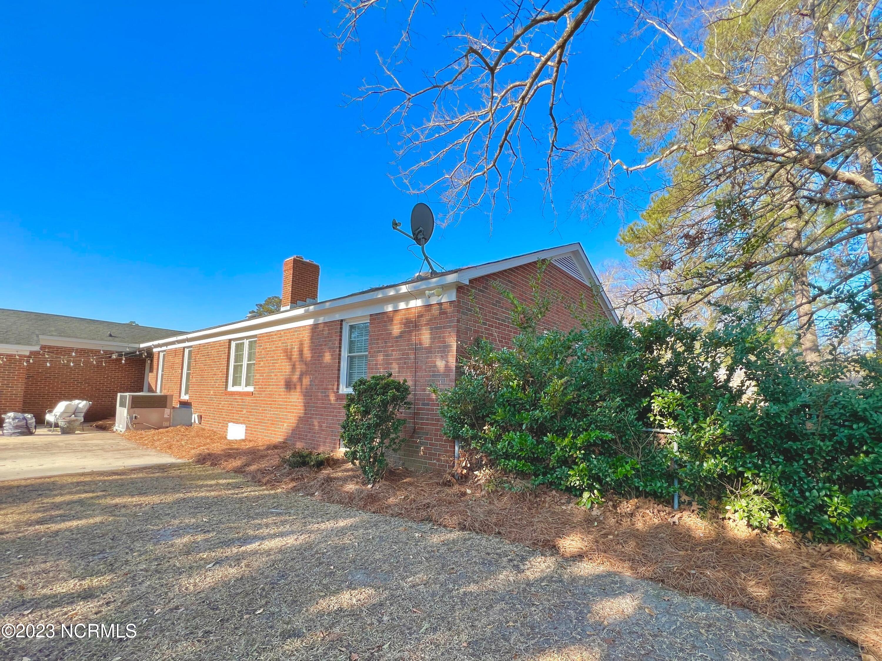 2301 Hardee Road Kinston, NC 28504 - Photo 54 of 71 322846862_472034771808069_87579689971364