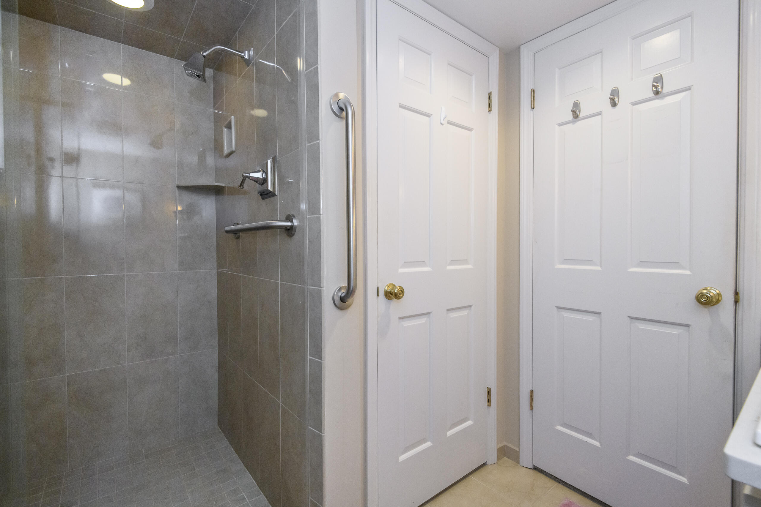 13335 Watertown Plank Road, Unit 110 Elm Grove, WI 53122 - Photo 23 of 32 13335_110 Watertown Plk-23