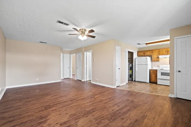 $795 | 308 Thompsonville Lane, Unit 801, Oak Grove, KY 42262