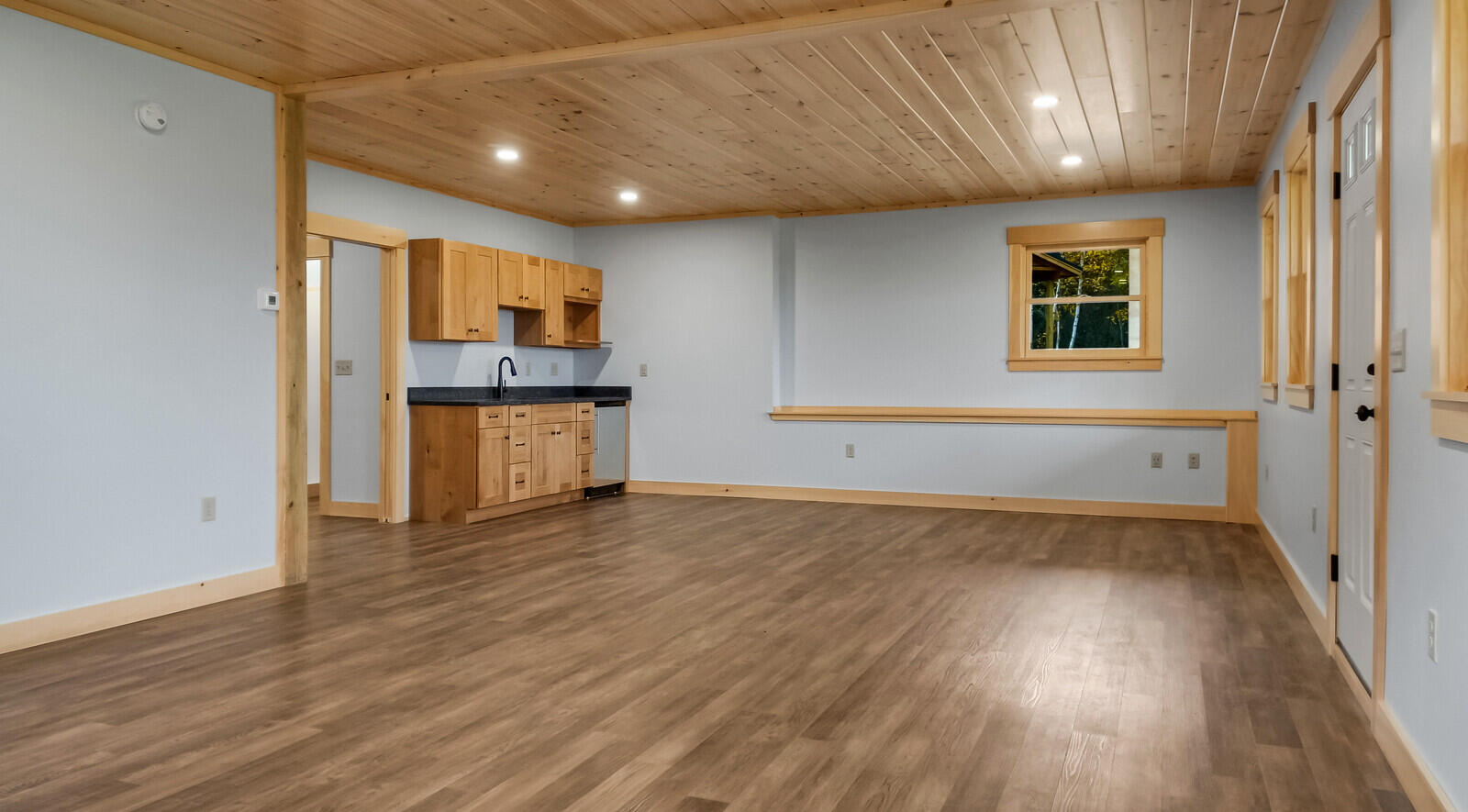 31 Moose Rdg Road Dallas Plt, ME 04970 - Photo 74 of 132 Family Room and Wet Bar