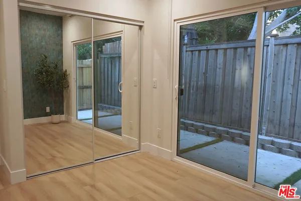 a view of entryway with interior