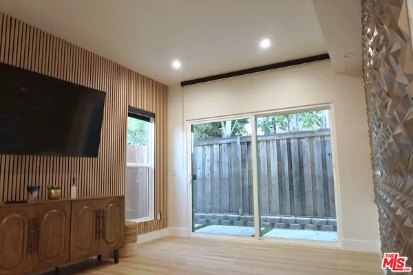 a view of a livingroom with entryway